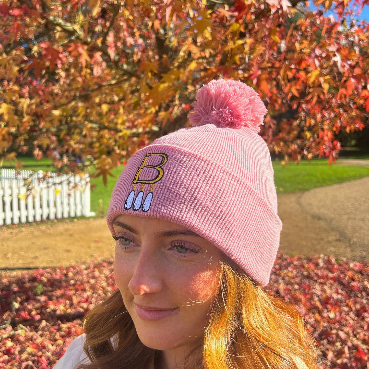 B Necklace Beanie Pink